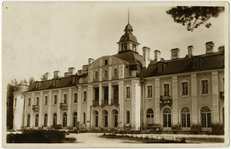 Narva-jõesuu resort, view of the building. Architect Marian Lalewicz