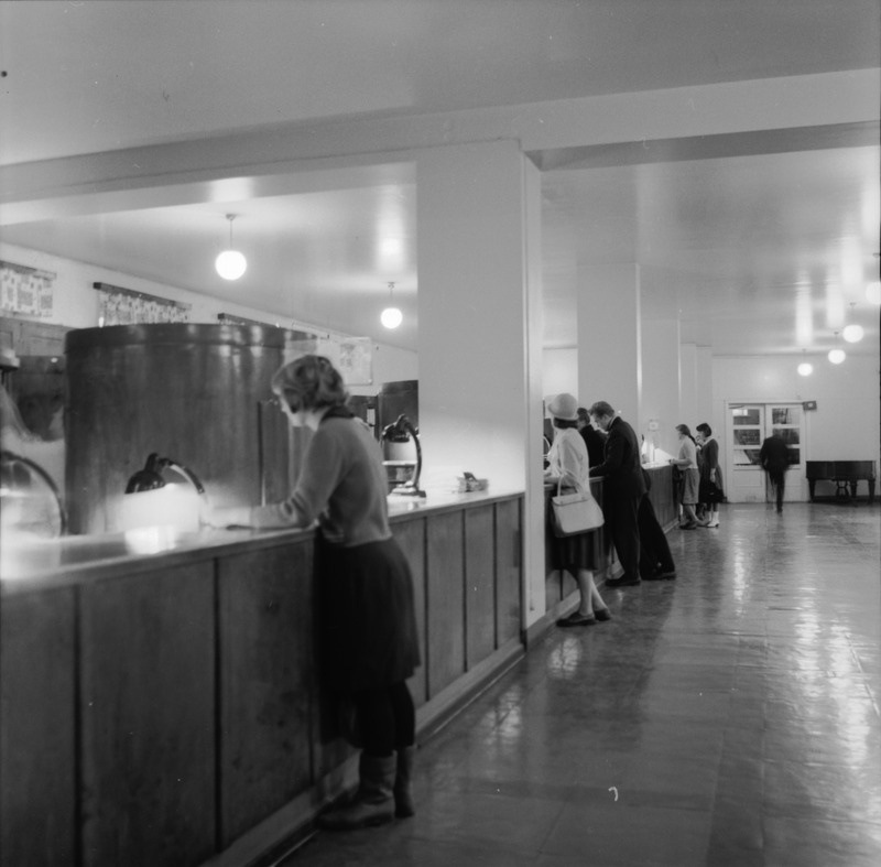 Tõnismäe Polikliiniku registratuur