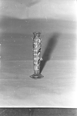 Apteegimensuur XVIII sajandi teisest poolest  duplicate photo