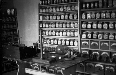Paide apteegi sisustus XVIII sajandist  duplicate photo