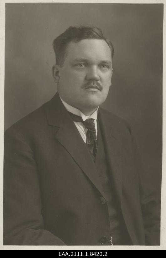 Advokaat Hugo Kuusner pühitseb oma 40. aasta sünnipäeva 19. märtsil 1927. aastal.