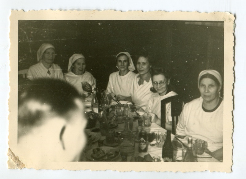 Tallinna Lastehaigla töötajad uue aasta koosviibimisel