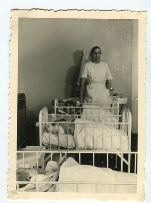 Õde koos patsientidega Tallinna Lastehaigla kolmandas palatis  duplicate photo