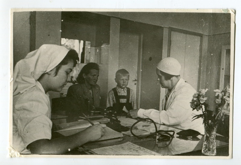 Tallinna Lastepolikliiniku arst dr Teemant haigete vastuvõtul