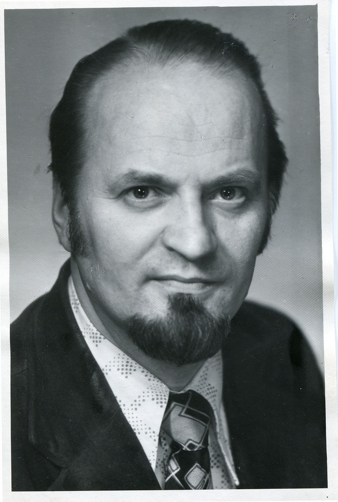Dr Arvo Haug