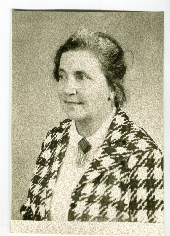 Dr Vera Paklari portree