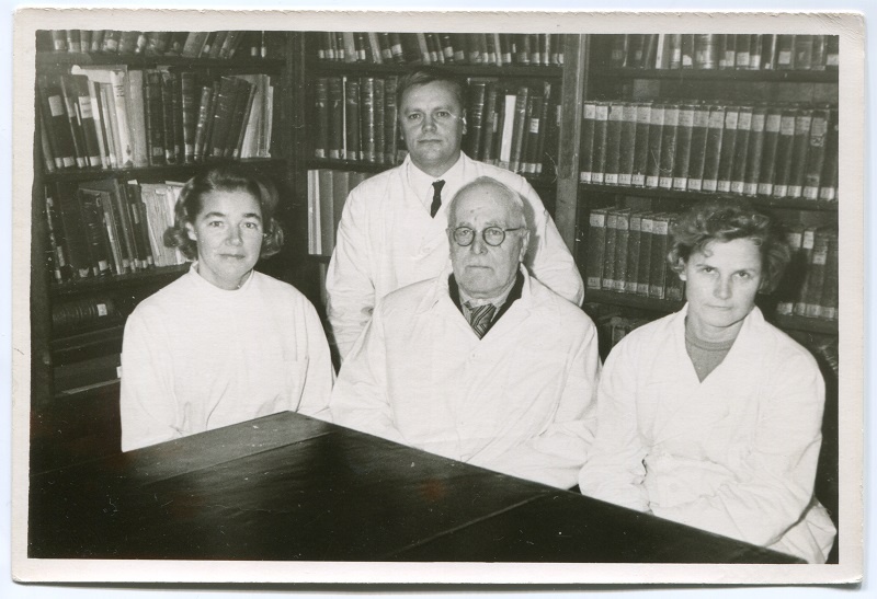 Georg Kingisepp koos farmakoloogia kateedri kolleegidega