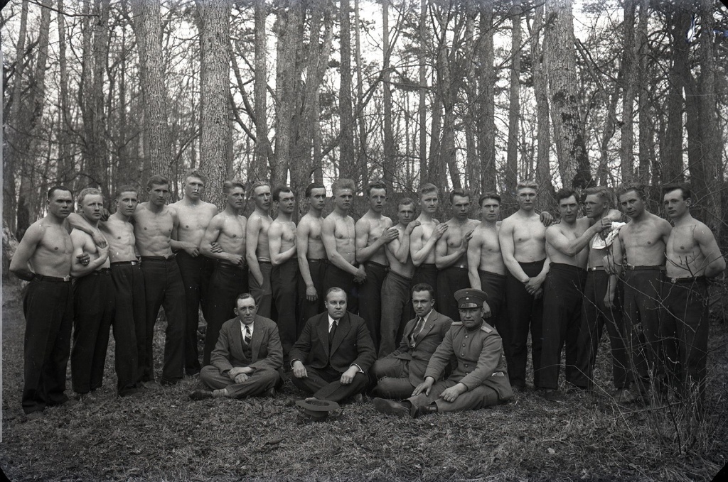 Grupp sportlasi Saaremaal