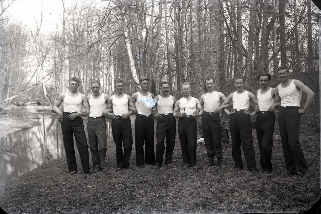 Grupp sportlasi Saaremaal