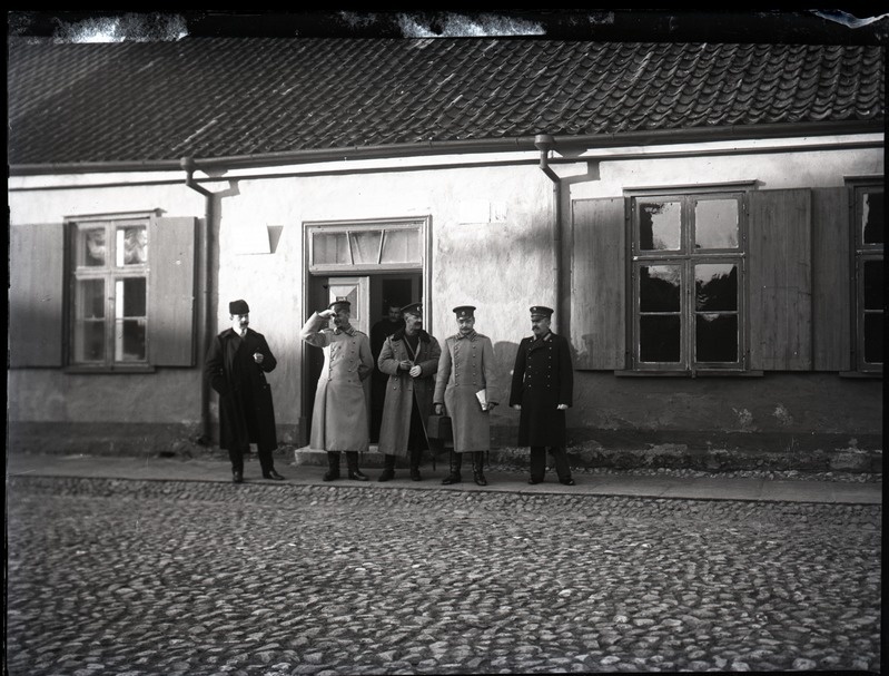 Ohvitseride kasiino Kuressaares Kauba  t. 11