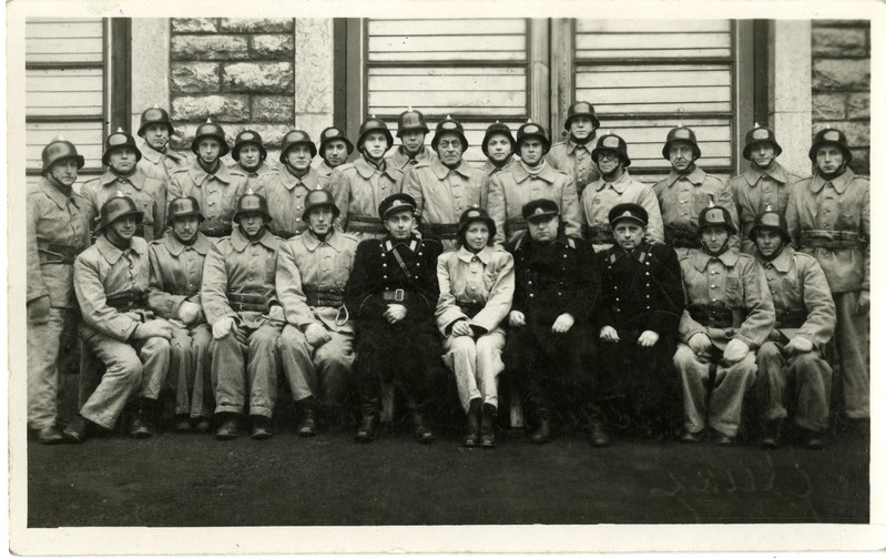 Tuletõrjeinstruktorite kursustest osavõtjad Tallinnas. Vasakult II reas kuues Boris Müürsoo. 1948. a.