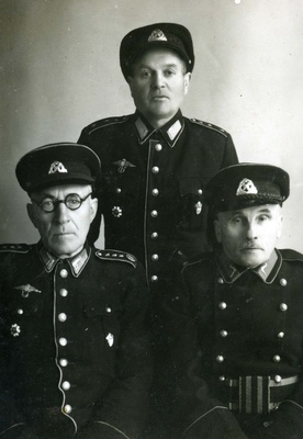 Kuressaare Vabatahtliku Tuletõrjeühingu  abidepoo ehituskomisjon  similar photo