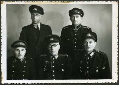 Kuressaare Vabatahtliku Tuletõrjeühingu  juhatuse liikmed  similar photo