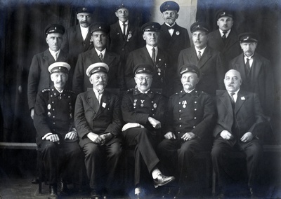 Kuressaare  Vabatahtliku Tuletõrjeühingu korrapidajate jaoskonna liikmed  duplicate photo