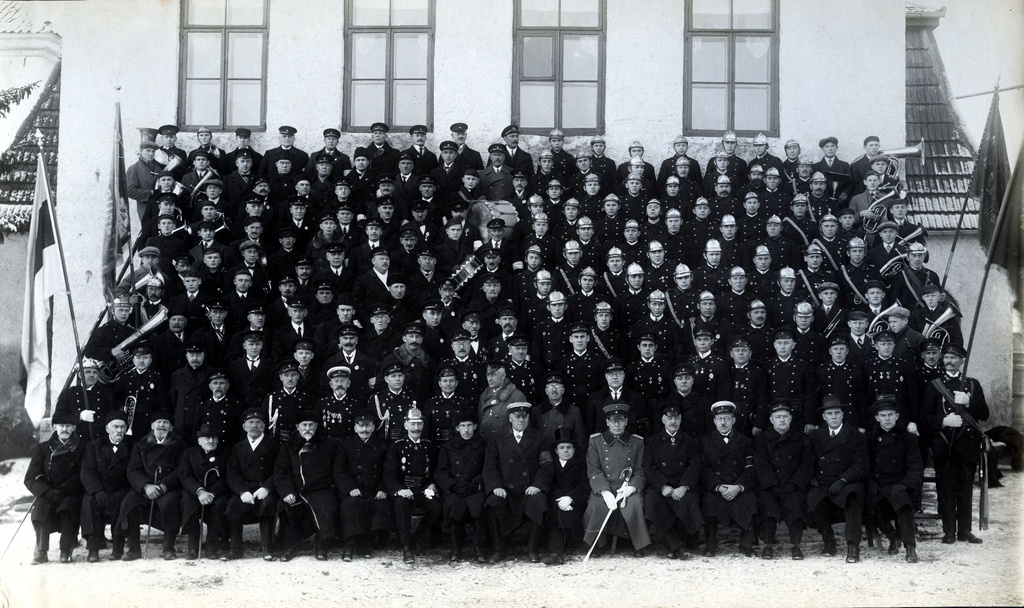 Kuressaare Vabatahtliku Tuletõrjeühingu 60. aastapäeva tähistamisest osavõtjad
