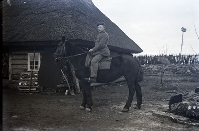 Saksa sõdur hobuse seljas  Muhus  duplicate photo