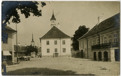 Vaade piki Lossi tänavat raekoja poole  duplicate photo