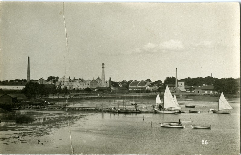 Kuressaare rand, vaade varemetes Wildenbergi vabriku poole