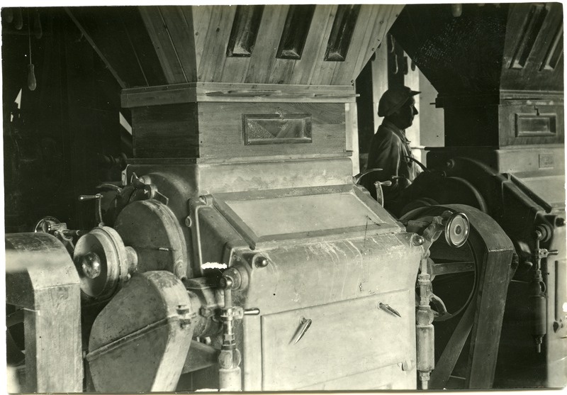 Kuressaare Jahu- ja leivakombinaadi veski sisevaade