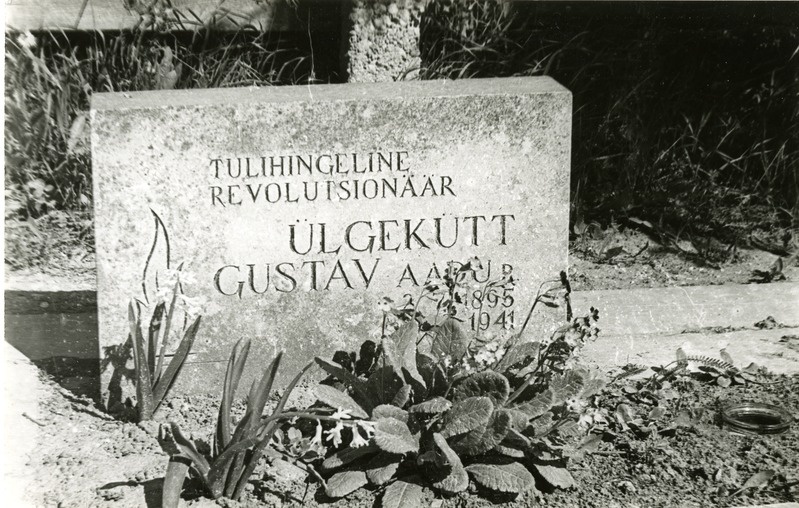 Gustav Ülgekütt hauamonument Tornimäe uuel kalmistul