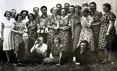 Viljandi rajooni  sidekontori töötajad 1957. aasta suvel ekskursioonil Kingissepas  duplicate photo