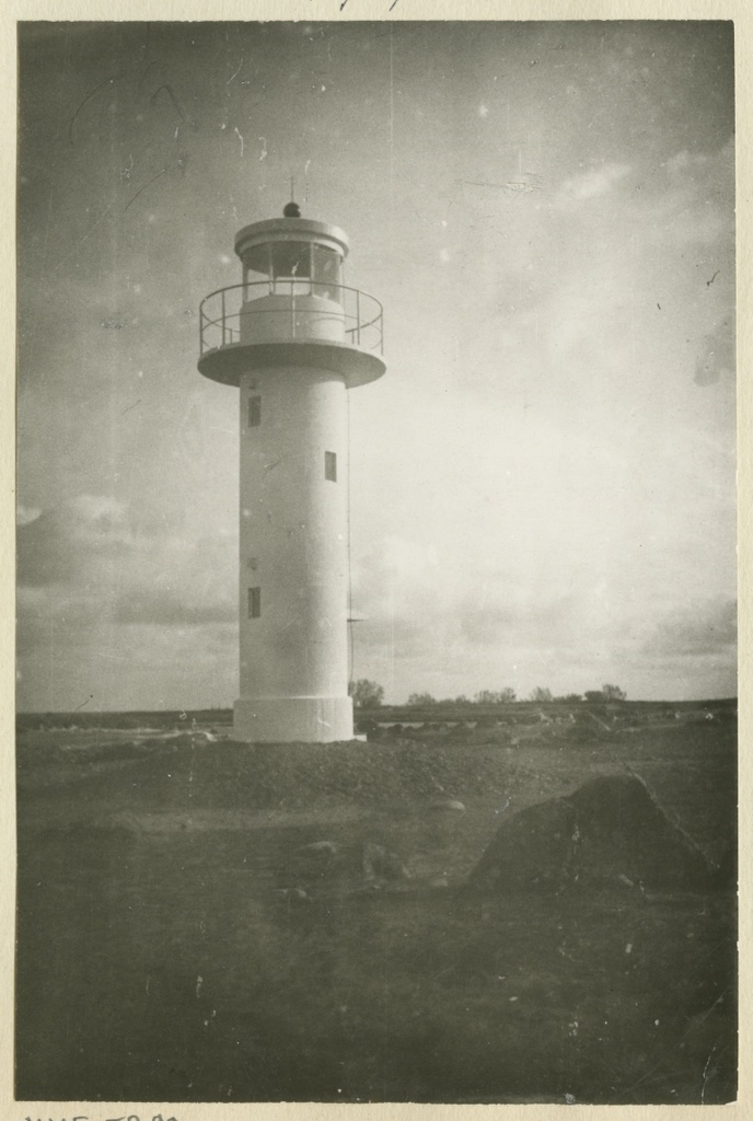 Construction of the southern lighthouse of Prangli