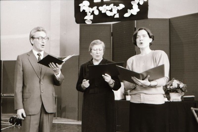 Fotonegatiiv. Taebla kooli 140.aastapäeva tähistamine 29.aprillil 1988.a. Leo treu ja margit Ilves. 
Foto: Elmar Ambos.  similar photo