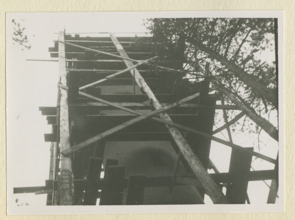 Construction of the southern lighthouse of Prangli