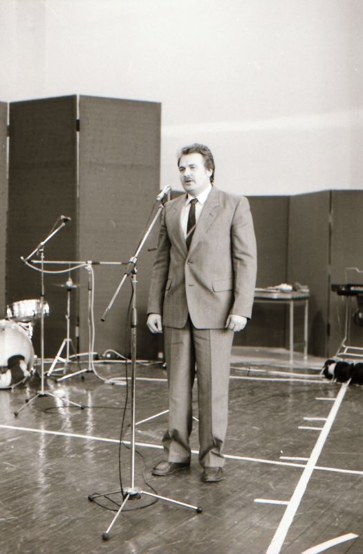 Fotonegatiiv. Taebla kooli 140.aastapäeva tähistamine 29.aprillil 1988.a. 
Foto: Elmar Ambos.