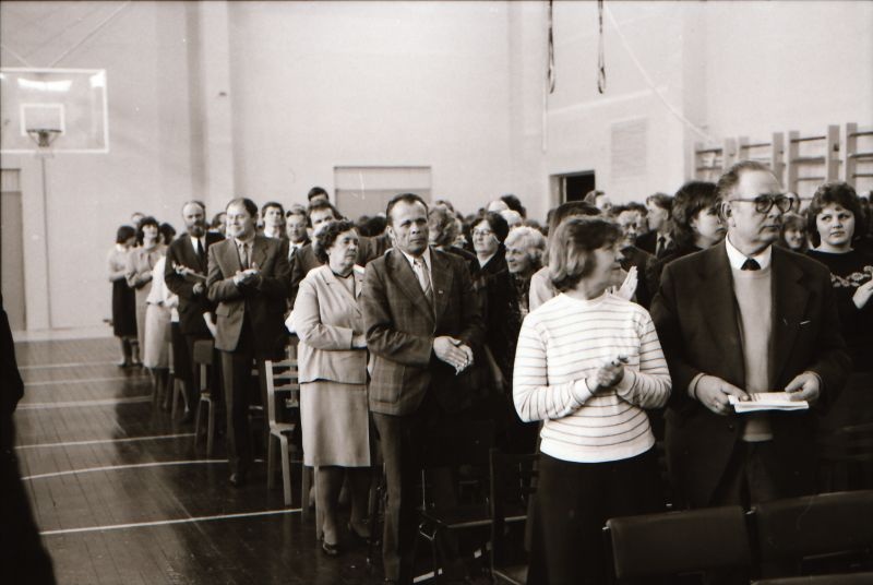 Fotonegatiiv. Taebla kooli 140.aastapäeva tähistamine 29.aprillil 1988.a.
Foto: Elmar Ambos.