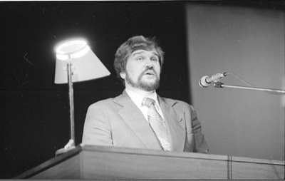 Negatiiv. Teaduslik konverents "Haapsalu 700" kultuurimajas, mai 1979. Andres Kaus. Foto: A. Tarmula.  duplicate photo
