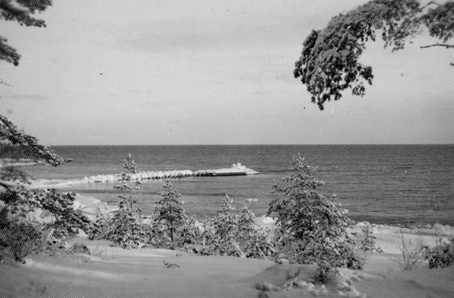 Naissaare port in winter