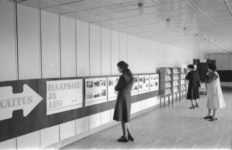 Negatiiv. Teaduslik konverents "Haapsalu 700" kultuurimajas, mai 1979. Näitus. Foto: A. Tarmula.