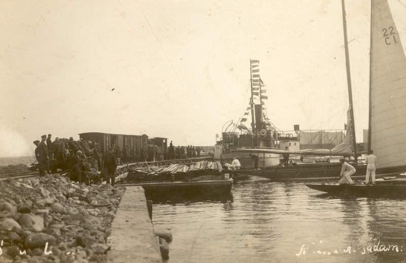 Naissaare port