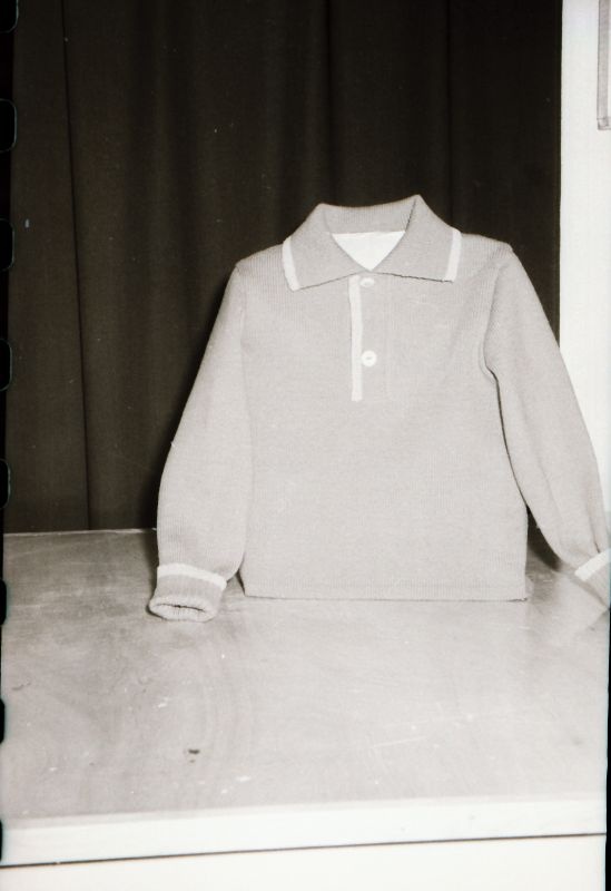 Negatiiv. Teeninduskombinaat "haapsalu" 1968.a. silmkoe toodete näidised. Mudel 1968.
Kopeerija: M. Arro, 1967.