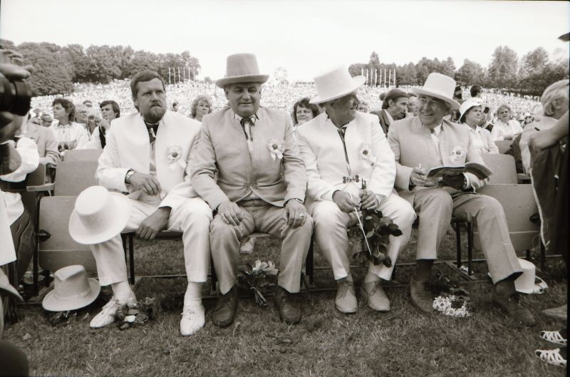Negatiiv. ENSV VI koolinoorte laulu- ja tantsupidu Tallinnas 2.-5.juulil 1987.a. 
Foto: E.Ambos.