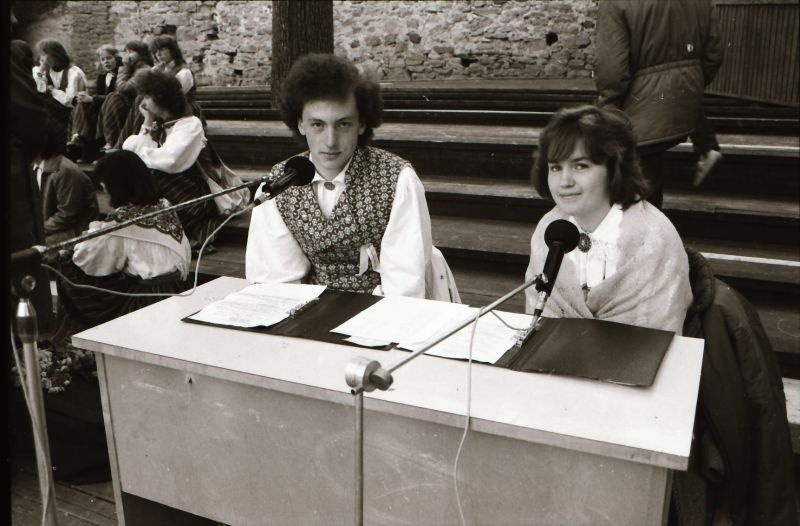 Negatiiv. Haapsalu rajooni koolinoorte laulu- ja tantsupidu Haapsalus 31.mail 1987.a. 
Foto: E.Ambos.