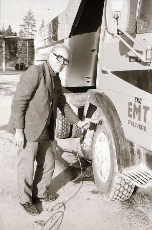 Negatiiv. Palivere 1987.a. 
Foto: E. Ambos.