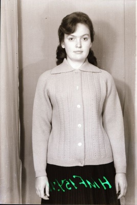Negatiiv. Teeninduskombinaat "Haapsalu" kampsunite mudelid 1969.aastal.  duplicate photo