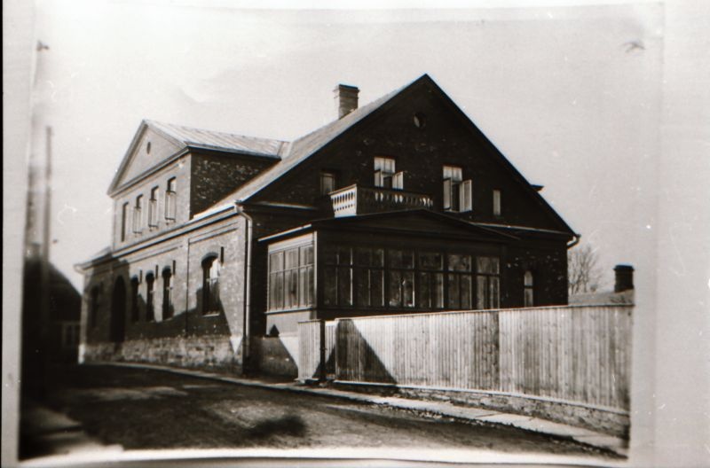Negatiiv. 1917. a sündmusi Haapsalus ja selle ümbruses kajastav materjal. Ümberpildistus trükisest. Ümberpildistas Mihail Naumov, 1987.