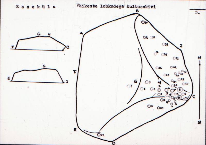 Negatiiv. Kaseküla väikeste lohkudega kultusekivi.
Ü.p. 1976.