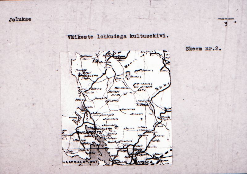 Negatiiv. Jalukse. Väikeste lohkudega kultusekivi.
Ü.p. 1976.