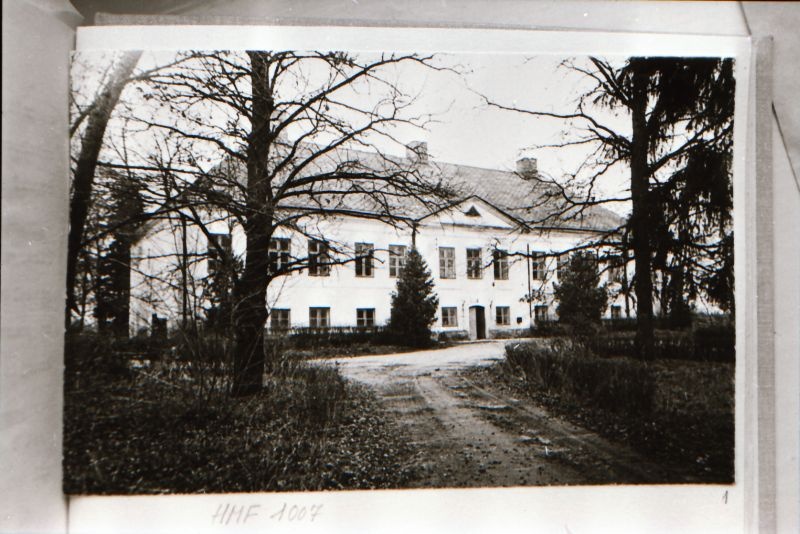 Negatiiv. 1917. a sündmusi Haapsalus ja selle ümbruses kajastav materjal. Ümberpildistus trükisest. Ümberpildistas Mihail Naumov, 1987.