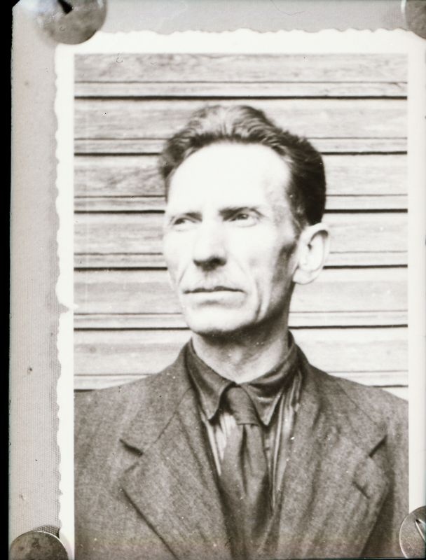 Negatiiv. Ed. Piibe 1946.a. Elvas. Töötas Elva kekkooli ajaloo õpetajana.
Kopeerija: M. Arro, 1967.