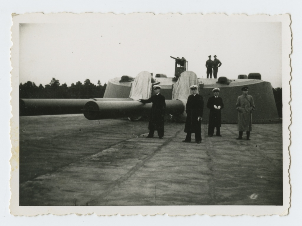 Aegna 12 inch gun battery