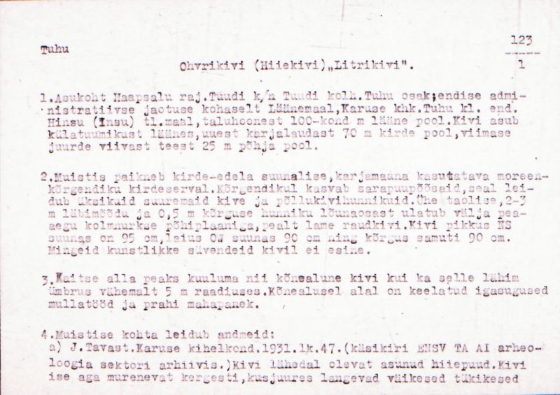 Negatiiv.  Tuhu. Ohvrikivi (Hiiekivi) "Litrikivi". 
Ü.p. 1976.