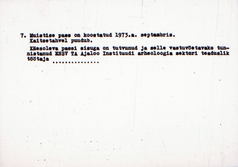 Negatiiv. Koela väikeste lohkudega kultusekivi.
Ü.p. 1976.