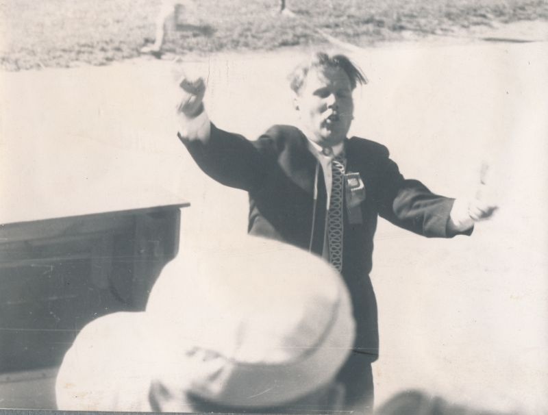 Foto. Haapsalu meeskoori album 1968-1969. Põhja-Eesti naiskooride laulupäev. Dirigendid. A. Ratassepp