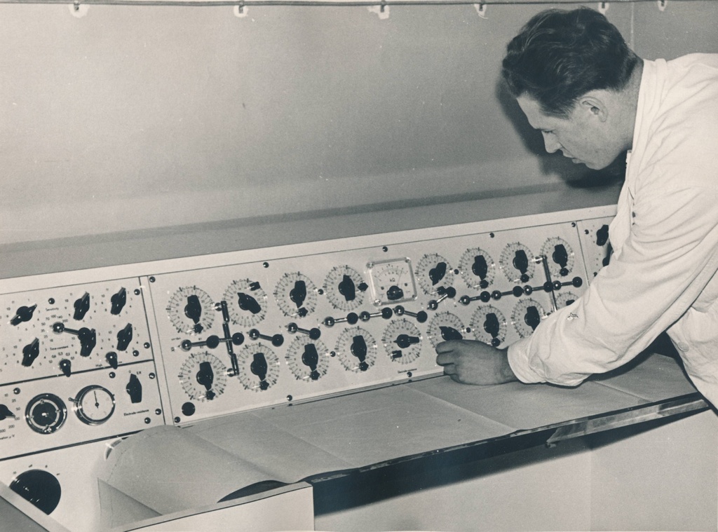 Vabariiklik Tartu Kliiniline Haigla. Ajubiovoolude määramine;  elektroentsefalograafia kasutamine ajukasvajate, langetõve jt haiguste diagnoosimiseks. 1960.