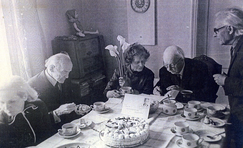 K. Ramuli  raamatu  "Loomapsühholoogia" uustrüki esitlus prof Konstantin Ramuli kodus Tähtveres. Tartu, 1972.